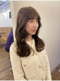 オリーブベージュカラー
