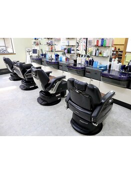 創業50年以上の老舗理容室で、身だしなみも整う！ベテラン理容師が迎える昔ながらのあたたかい理容室です。