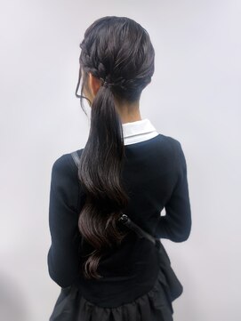 アールエーサロンモノクロ 秋葉原(RA SALON モノクロ) サイドポニー