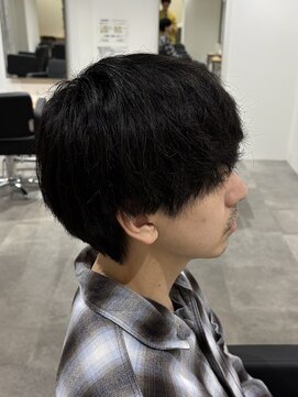 ヒュイル バイ ニアウ(Hwyl by Niau) メンズカットマッシュ刈り上げなしシャドウパーマツーブロック