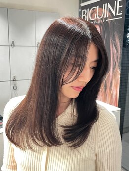 ジャン クロード ビギン 表参道店(JEAN CLAUDE BIGUINE)の写真/白髪を活かし、伸びてもナチュラルで明るいグレイカラー。気になり始めたけど、暗くしたくないという方に◎