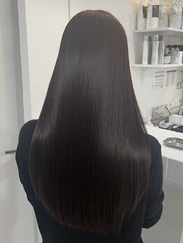 エンベール(EN VEIL)の写真/【髪質改善×縮毛矯正】思わず触れたくなるような、つやつやで柔らかなストレートヘアを手に入れませんか？