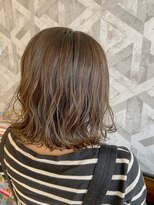 ヘアデザイン ファブロ(hair design FABRO.)&nbsp;－ マットアッシュ × 切りっぱなしボブ