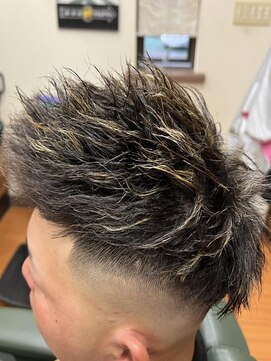 カットハウス コヤマ メッシュ×ツイストパーマ×フェードカット