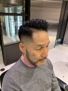 フランクスバーバーザスタンド(Frank’s barber the stand) スペインカール/スパイキーショート/フェザーパーマ/飯田橋F