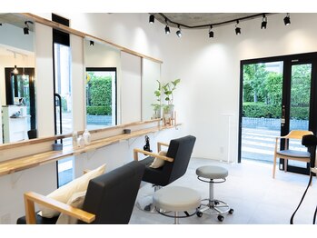 hair salon e.m.　自由通り店