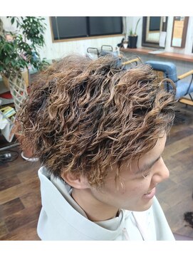 リスキーズ(RISKY'S) ツイストスパイラルパーマ×ハイカラー