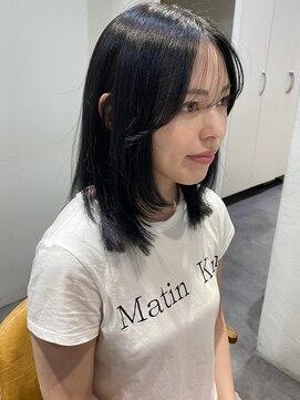 ロカ(roka) レイヤーカット/コリアンブルー