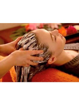 心地良いヘッドスパで日々の疲れもリフレッシュ♪植物の恵みで健やかな頭皮、潤いのある髪へ♪