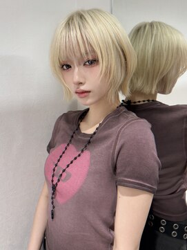 サロウィンフレンテ 新宿三丁目(SALOWIN Frente) 石塚／ぱっつん顔まわりウルフブロンドタッセルレイヤーボブ新宿
