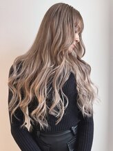 ヘアースタジオ ゼン カロン(Hair studio Zen kalon) フルブリーチ×抜きっぱなしブロンド