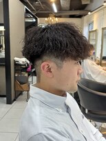 アイズ 海老名(AIZU)&nbsp;ツイストスパイラルパーマ　ピンパーマ　縦落ちパーマ　フェード