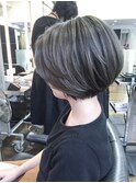 ショートボブ×モードネイビー