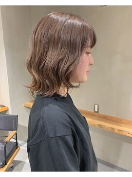 ニキータ(Nikiita) 柔らかいグレージュカラー　　b54307