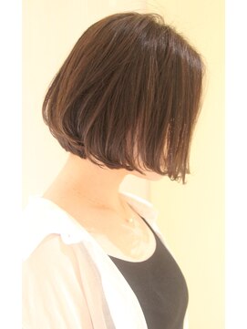 レウナ 外苑前(Reuna) 20代30代40代に人気シルエットが綺麗フラットボブ　ワンカール