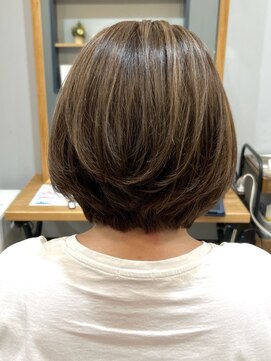 グラッシー センター北店(GLASSI) 【脱白髪染めハイライト】白髪ぼかし★オリーブ★ペールベージュ