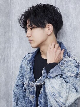 グロウ 横浜店(glow) センターパート/スパイラルパーマ/刈り上げ