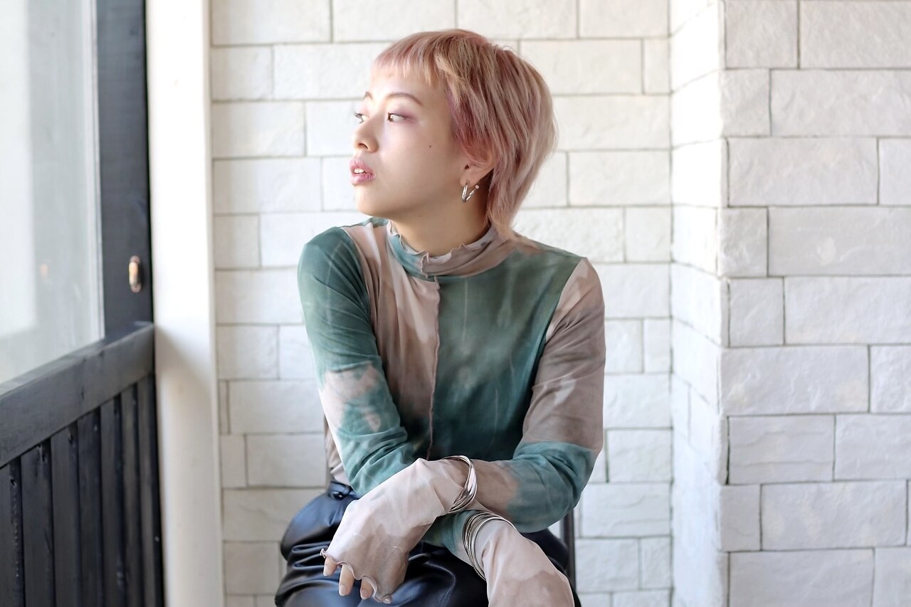 《白髪を生かしたカラー提案♪》グレイ＆ファッションカラー+カット+炭酸泉