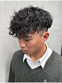 波巻きスペインカールツーブロックフェード刈り上げ