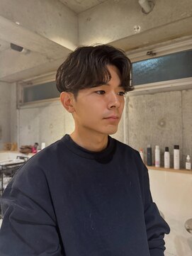 ラボヌールヘアーパルフェ 大宮西口店(La Bonheur hair parfait) 冬のメンズパーマはこれ？自然体センターパートが人気