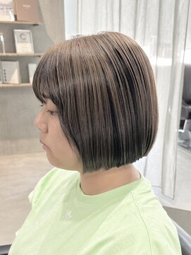 ルイ(ROUIS produced by LUCK 津田沼) アンブレラカラー/デザインカラー/白髪ぼかし/大人ボブ