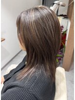 レアククナ(Lea kukuna)&nbsp;大人女性のハイライトカラー明るい白髪染