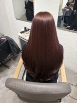 エス 大阪梅田店(es) レイヤーカット×ブリーチなしチェリーレッド