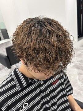 ノイセルヘアー(Noisyle Men's hair) リバースセンターパート/ニュアンスパーマ/ダウンバング/MEN'S