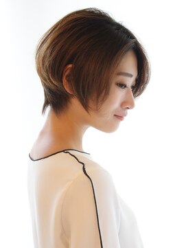 レウナ 外苑前(Reuna) 【30代・40代・50代】耳かけショートで小顔をデザイン