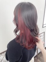 ヘアガーデン ティアラ(Hair Garden TIARA)&nbsp;インナーカラー×レッド　チラ見せが可愛い◎ツヤ髪ロング