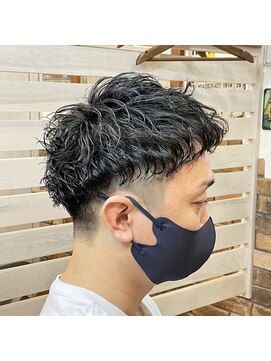 ヴェルゴ(vellgo) 強スパイラルパーマとマッシュ