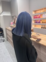 シカ 神戸三宮元町店(Cica)&nbsp;ネイビー 色落ち綺麗 ブリーチ 透明感 ブルー 三宮 元町