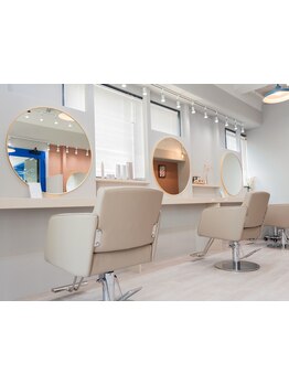 20代・30代からの絶大な支持！「大人可愛い」が叶う、少人数×マンツーマン制のプライベートサロン♪