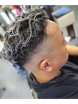 エニシ(ENISHI)&nbsp;宮城リョータ風パーマ×ホワイトメッシュ