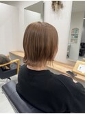 中明度ベージュ