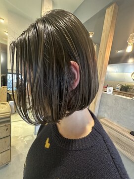 シアン(CYAN) ハイライト柔らかベージュボブ