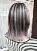 バレイヤージュで魅せるクールグレージュカラー
