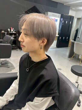 メンズサロン キング 心斎橋店(Men’s salon K!ng) ホワイトメッシュ/ツイスト/ツイスパ/パーマ/メンズ/眉毛/心斎橋