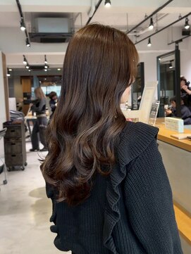 アカラ(acala) ウェーブロング【20代30代40代/イルミナカラー/髪質改善】