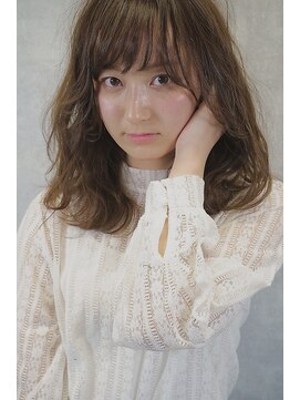 ガーランドウメダ(Garland umeda) ミディアムレイヤー×シアベージュ３