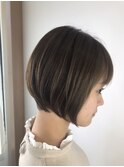 大人目ショートボブ×フォギーベージュ