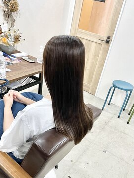 ホンネ(honne.) グレージュカラー×ロング