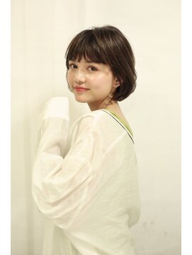 マグノリア オモテサンドウ(MAGNOLiA Omotesando) ふわっとカールが揺れるショートボブパーマ・・・HINATA