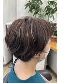 グレイハイライトカラー×ショートヘア