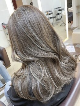 ヘアメイク アリープ(HAIR MAKE ALEAP)の写真/《外国人風カラー/ハイライト/バレイヤージュならお任せ☆》細かいデザインも叶える技術力とセンスが魅力的