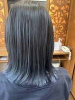 ヘア バース ラヴィエール(Hair BIRTH Laviere) グラデーションカラー 切りっぱなしなミディー