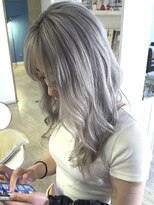 ブレイズヘアー(BLAZEhair)&nbsp;【他店修正】ナチュラルホワイトシルバー×ブリーチ２回
