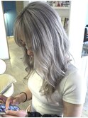 【他店修正】ナチュラルホワイトシルバー×ブリーチ2回