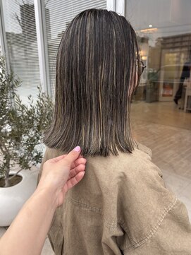 ユウヘアー 千代田橋店(U Hair) 切りっぱなしボブ×白髪ぼかしハイライト
