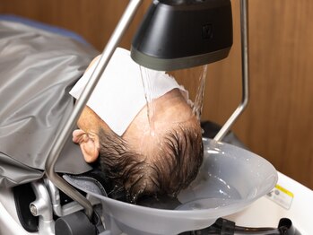 Courage【クラージュ】の写真/【最新設備】オートシャンプーや頭浸浴スパで極上の癒しを体感!